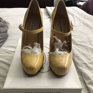 Steve Madden 8.5 patent leather babydoll heels
